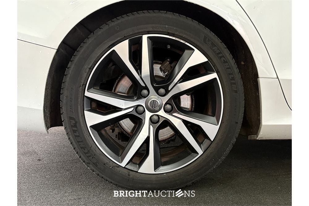 Volvo V60 B3 R-Design 2.0 163pk 2020 (Origineel-NL), J-797-TN