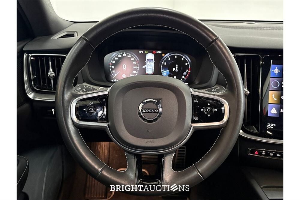 Volvo V60 B3 R-Design 2.0 163pk 2020 (Origineel-NL), J-797-TN