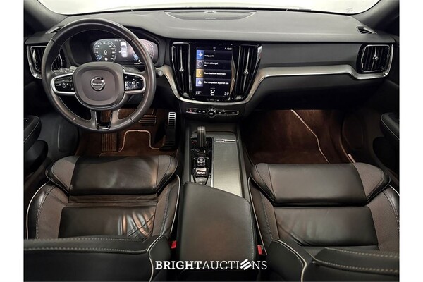 Volvo V60 B3 R-Design 2.0 163pk 2020 (Origineel-NL), J-797-TN