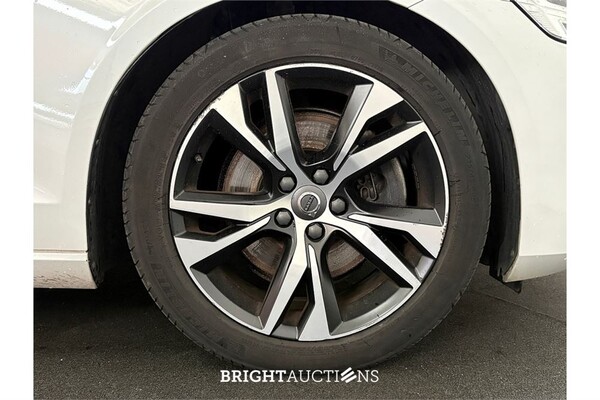 Volvo V60 B3 R-Design 2.0 163pk 2020 (Origineel-NL), J-797-TN