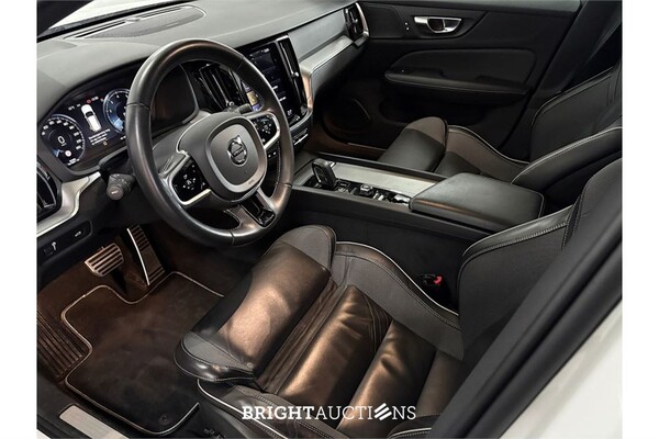 Volvo V60 B3 R-Design 2.0 163pk 2020 (Origineel-NL), J-797-TN