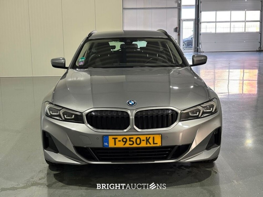 BMW 320e 3 Serie Touring 272pk 2023 (Origineel-NL) 3-Serie, T-950-KL