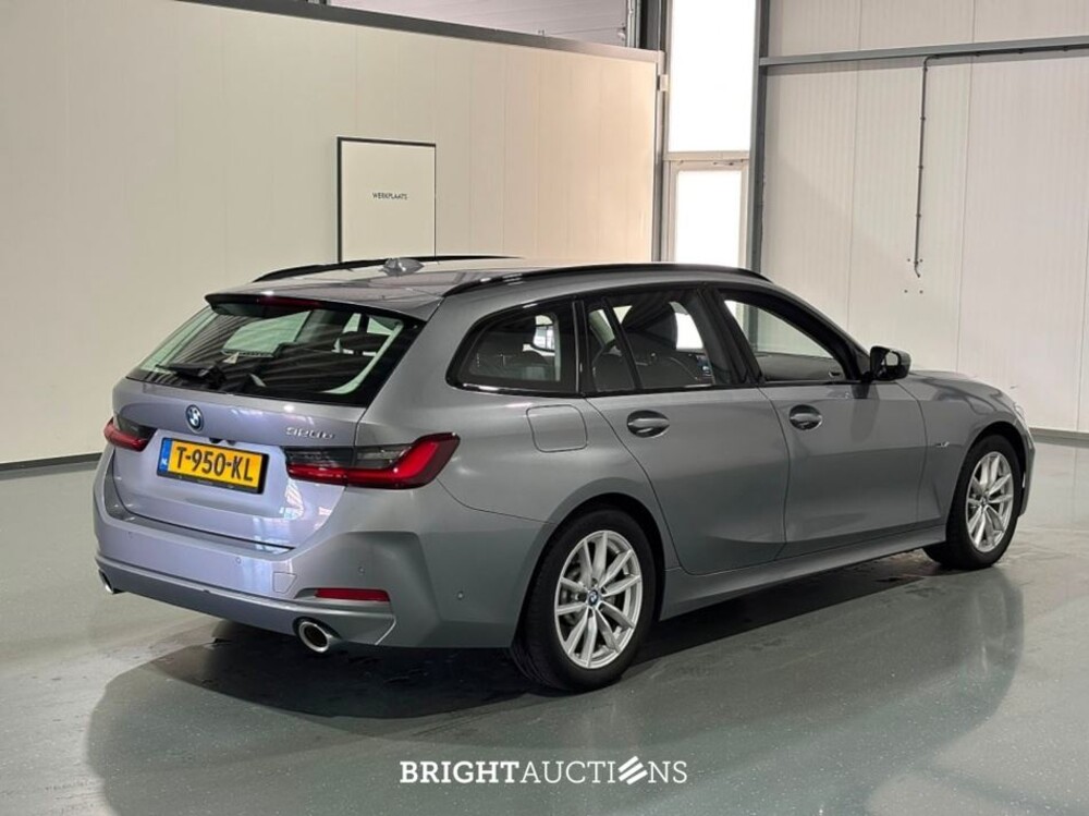 BMW 320e 3 Serie Touring 272pk 2023 (Origineel-NL) 3-Serie, T-950-KL