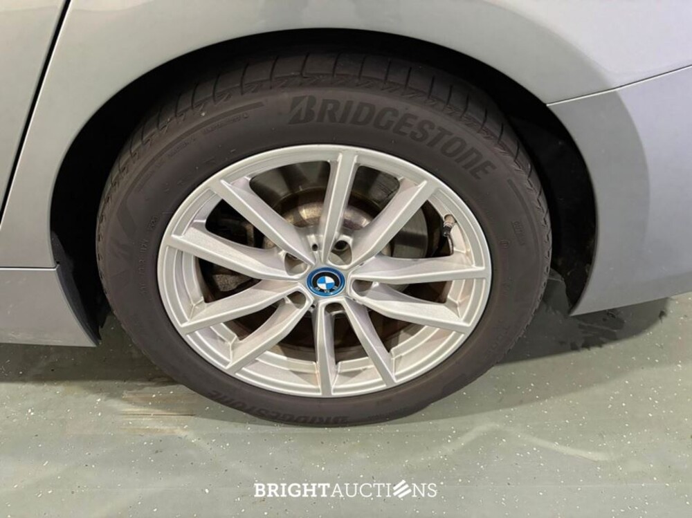 BMW 320e 3 Serie Touring 272pk 2023 (Origineel-NL) 3-Serie, T-950-KL