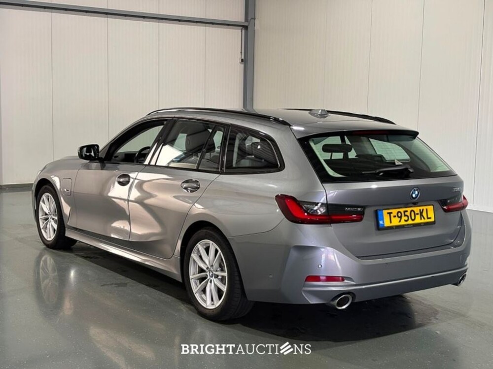 BMW 320e 3 Serie Touring 272pk 2023 (Origineel-NL) 3-Serie, T-950-KL