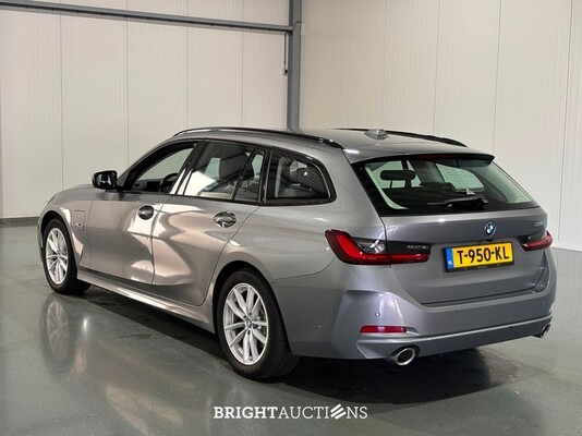 BMW 320e 3 Serie Touring 272pk 2023 (Origineel-NL) 3-Serie, T-950-KL