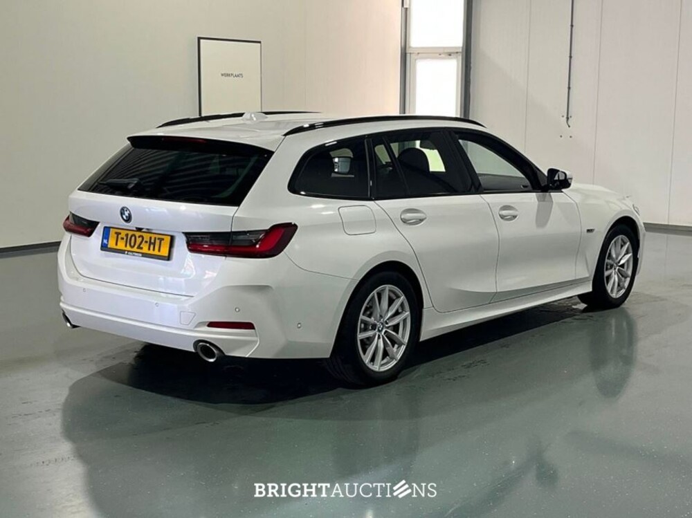 BMW 320e 3 Serie Touring 272pk 2023 (Origineel-NL) 3-Serie, T-102-HT