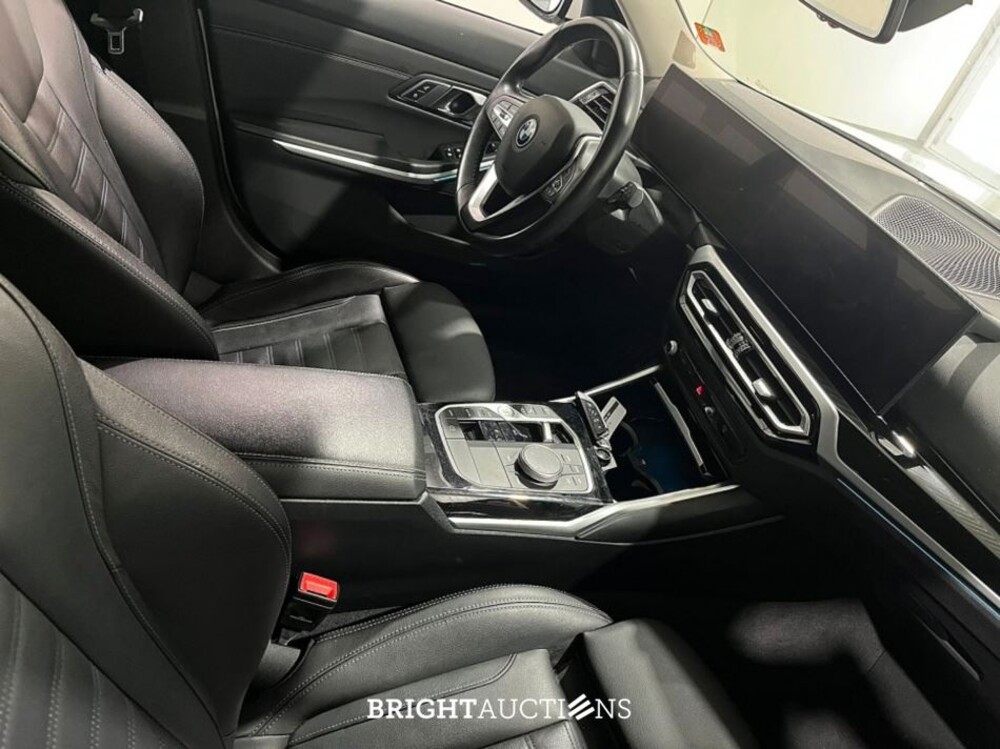 BMW 320e 3 Serie Touring 272pk 2023 (Origineel-NL) 3-Serie, T-102-HT