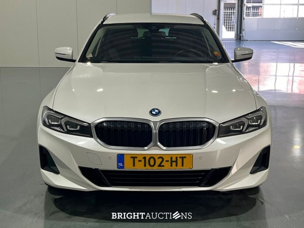 BMW 320e 3 Serie Touring 272pk 2023 (Origineel-NL) 3-Serie, T-102-HT