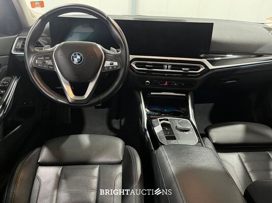 BMW 320e 3 Serie Touring 272pk 2023 (Origineel-NL) 3-Serie, T-102-HT