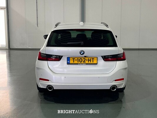 BMW 320e 3 Serie Touring 272pk 2023 (Origineel-NL) 3-Serie, T-102-HT