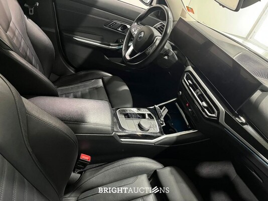 BMW 320e 3 Serie Touring 272pk 2023 (Origineel-NL) 3-Serie, T-102-HT