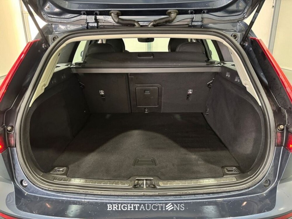 Volvo V60 B3 Essential 2.0 163pk 2022 (Origineel-NL), R-063-BD