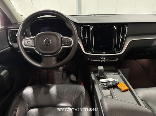 Volvo V60 B3 Essential 2.0 163pk 2022 (Origineel-NL), R-063-BD