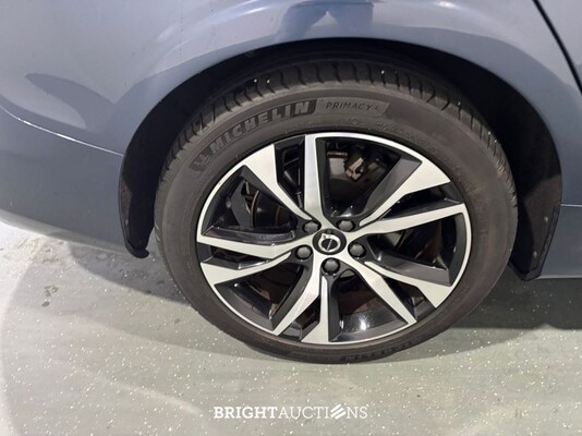 Volvo V60 B3 Essential 2.0 163pk 2022 (Origineel-NL), R-063-BD