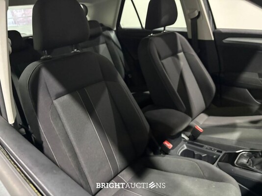 Volkswagen T-Roc Life Business 1.5 TSI 150pk 2022 (Origineel-NL), P-830-ZL