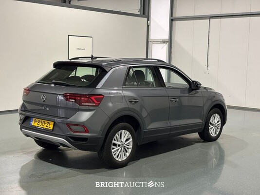 Volkswagen T-Roc Life Business 1.5 TSI 150pk 2022 (Origineel-NL), P-830-ZL