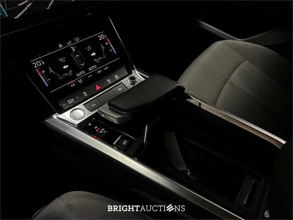 Audi e-tron 50 quattro edition 71 kWh 313pk 2020 (Origineel-NL + 1e eigenaar), J-948-HF