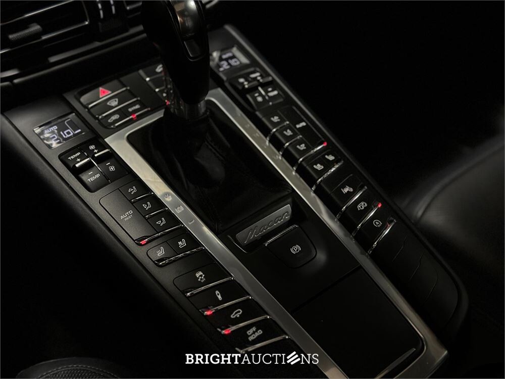 Porsche Macan Turbo 2.9 V6 441pk 2020, J-177-TT