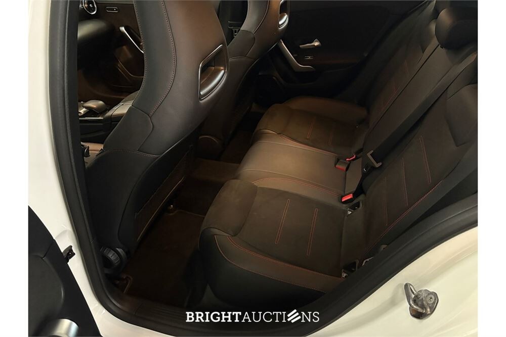 Mercedes-Benz A180 Business Solution AMG 136pk 2020 (Origineel-NL) A-klasse, J-270-FT