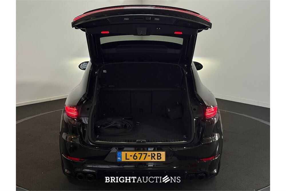 Porsche Cayenne E-Hybrid 3.0 476pk 2021 (Origineel-NL), L-677-RB