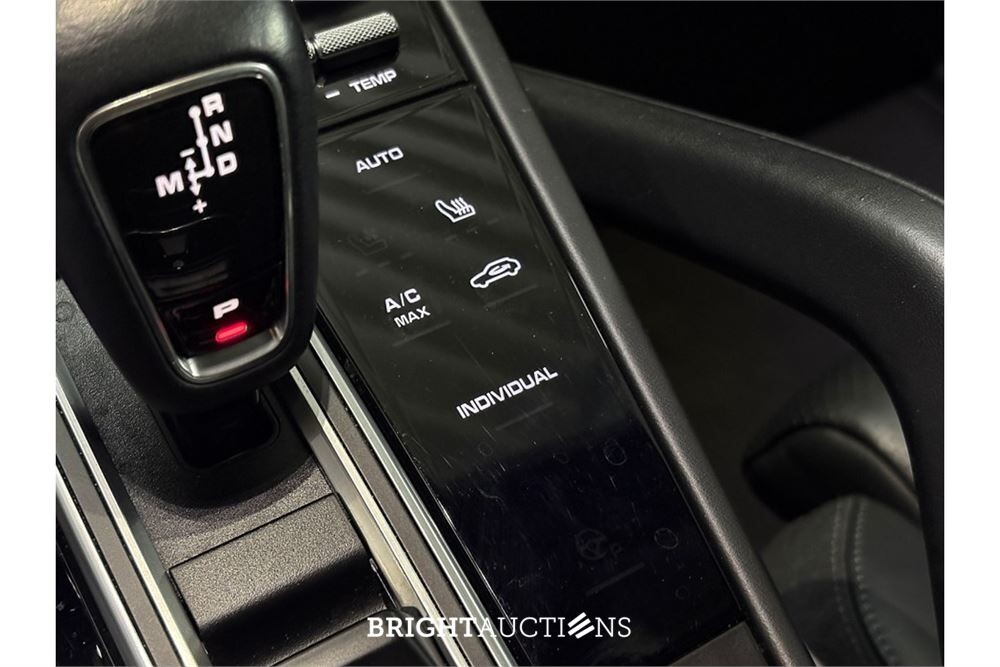 Porsche Cayenne E-Hybrid 3.0 476pk 2021 (Origineel-NL), L-677-RB