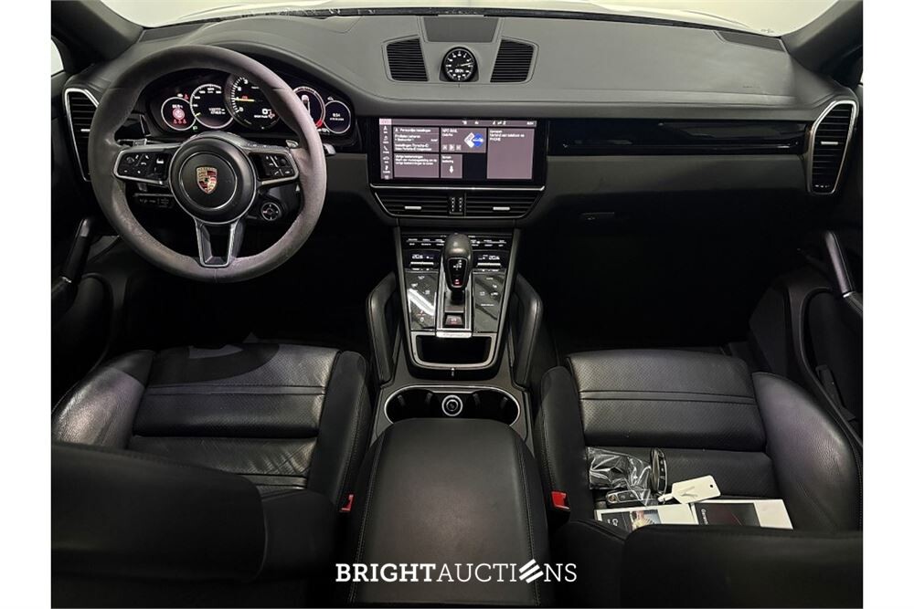 Porsche Cayenne E-Hybrid 3.0 476pk 2021 (Origineel-NL), L-677-RB