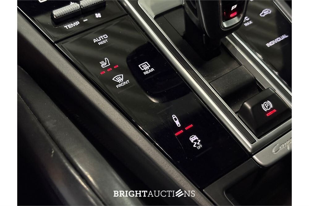 Porsche Cayenne E-Hybrid 3.0 476pk 2021 (Origineel-NL), L-677-RB