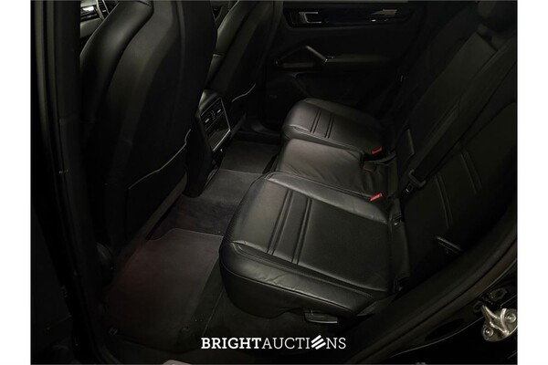 Porsche Cayenne E-Hybrid 3.0 476pk 2021 (Origineel-NL), L-677-RB
