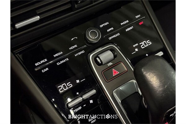 Porsche Cayenne E-Hybrid 3.0 476pk 2021 (Origineel-NL), L-677-RB