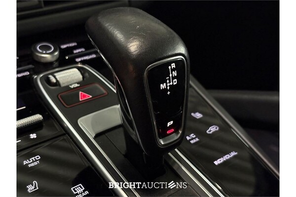 Porsche Cayenne E-Hybrid 3.0 476pk 2021 (Origineel-NL), L-677-RB