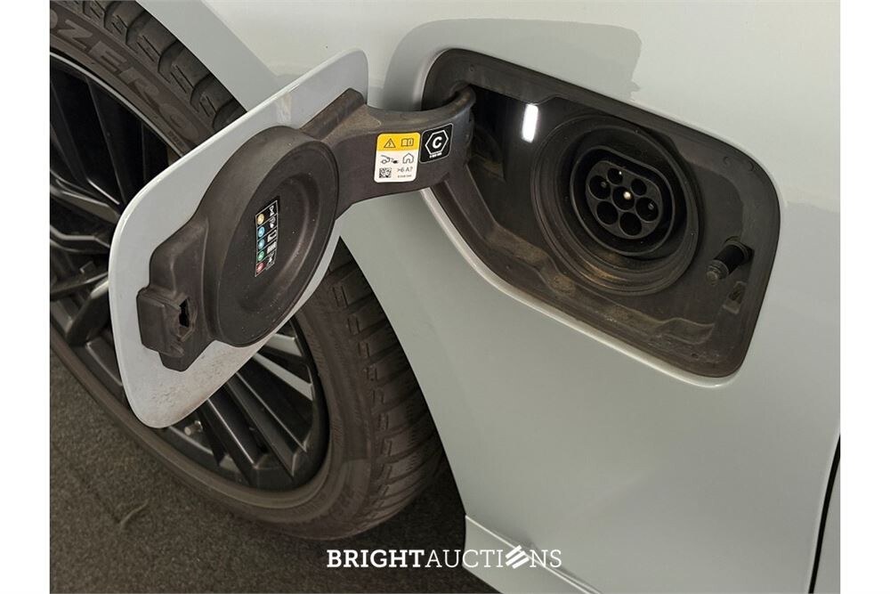 BMW 320e M Sport 272pk 2022 (Origineel-NL) 3-Serie, R-420-SZ