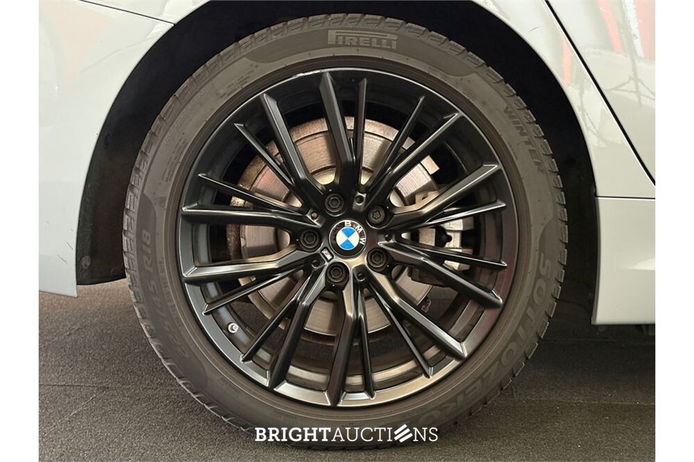 BMW 320e M Sport 272pk 2022 (Origineel-NL) 3-Serie, R-420-SZ