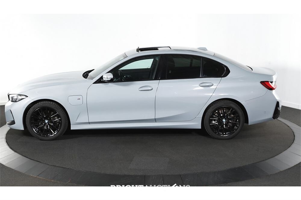 BMW 320e M Sport 272pk 2022 (Origineel-NL) 3-Serie, R-420-SZ