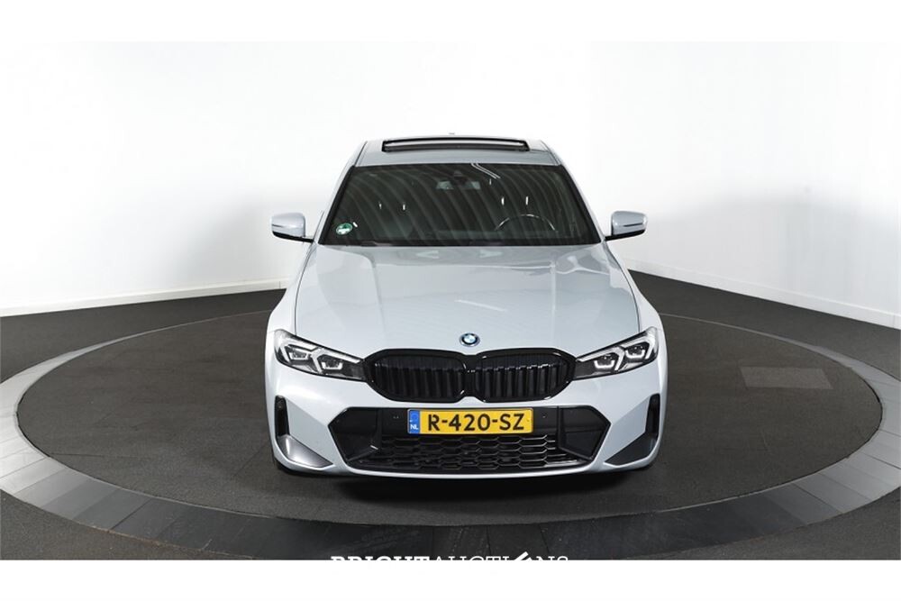 BMW 320e M Sport 272pk 2022 (Origineel-NL) 3-Serie, R-420-SZ