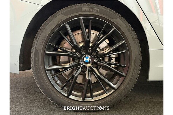 BMW 320e M Sport 272pk 2022 (Origineel-NL) 3-Serie, R-420-SZ