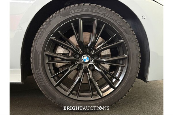 BMW 320e M Sport 272pk 2022 (Origineel-NL) 3-Serie, R-420-SZ