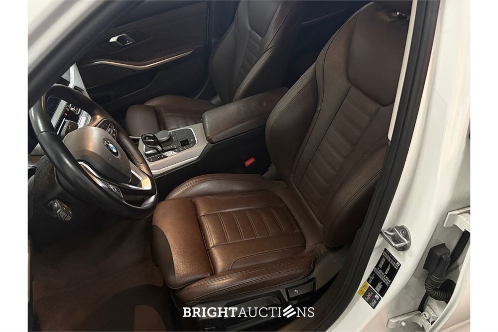 BMW 320e Business Edition Plus 276pk 2021 (Origineel-NL) 3-Serie, L-662-VT