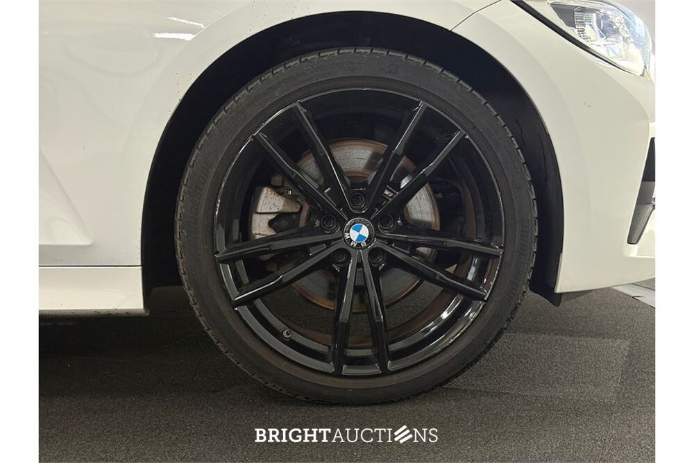 BMW 320e Business Edition Plus 276pk 2021 (Origineel-NL) 3-Serie, L-662-VT