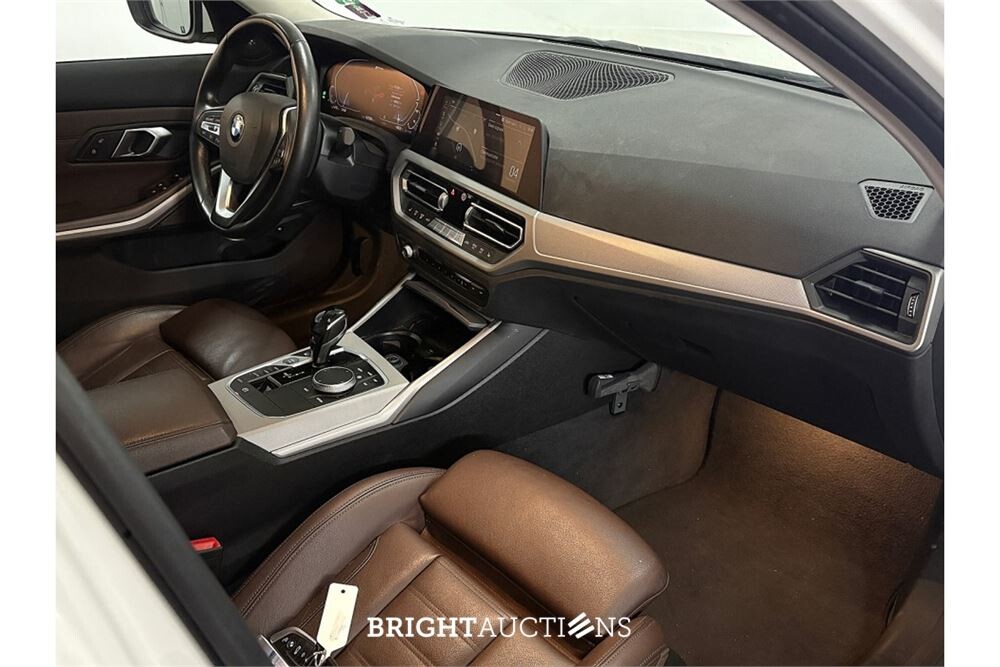 BMW 320e Business Edition Plus 276pk 2021 (Origineel-NL) 3-Serie, L-662-VT