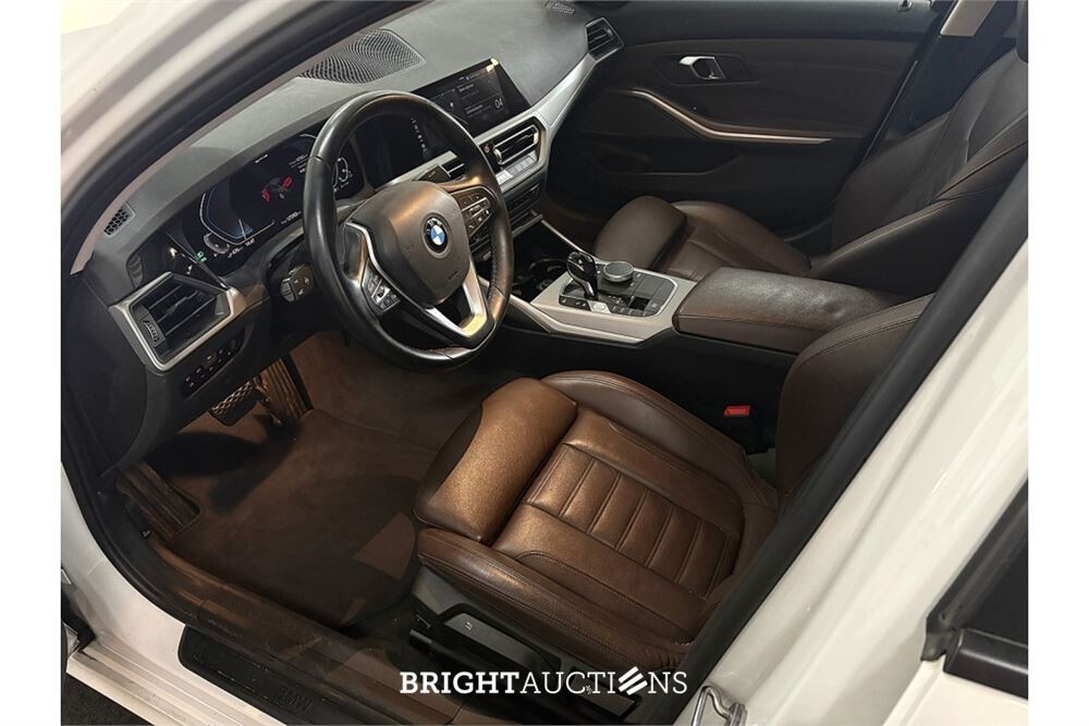 BMW 320e Business Edition Plus 276pk 2021 (Origineel-NL) 3-Serie, L-662-VT