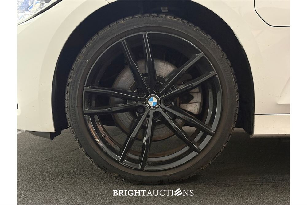 BMW 320e Business Edition Plus 276pk 2021 (Origineel-NL) 3-Serie, L-662-VT