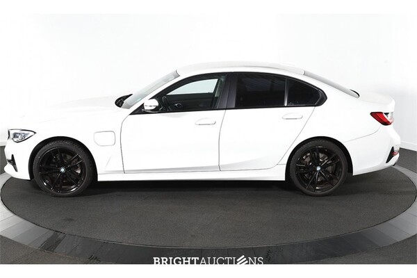 BMW 320e Business Edition Plus 276pk 2021 (Origineel-NL) 3-Serie, L-662-VT
