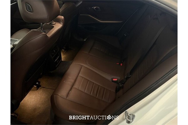 BMW 320e Business Edition Plus 276pk 2021 (Origineel-NL) 3-Serie, L-662-VT