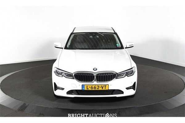 BMW 320e Business Edition Plus 276pk 2021 (Origineel-NL) 3-Serie, L-662-VT