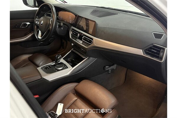 BMW 320e Business Edition Plus 276pk 2021 (Origineel-NL) 3-Serie, L-662-VT