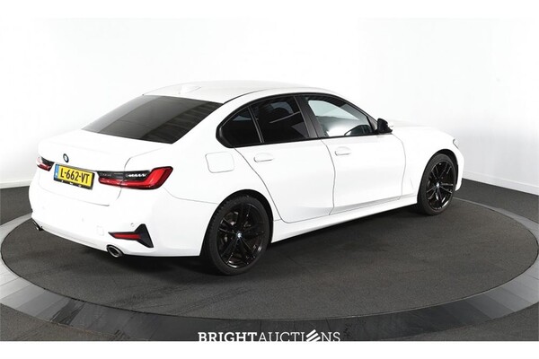 BMW 320e Business Edition Plus 276pk 2021 (Origineel-NL) 3-Serie, L-662-VT