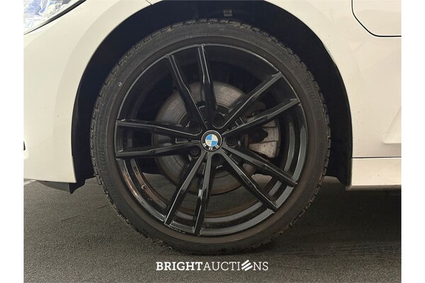 BMW 320e Business Edition Plus 276pk 2021 (Origineel-NL) 3-Serie, L-662-VT
