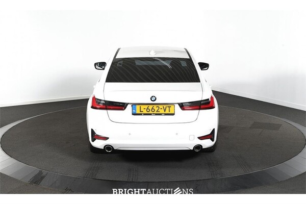 BMW 320e Business Edition Plus 276pk 2021 (Origineel-NL) 3-Serie, L-662-VT