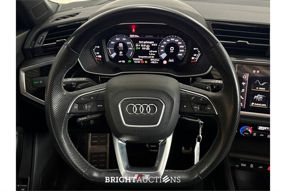 Audi Q3 45 e S Edition TFSI 266pk 2021 (Origineel-NL), L-433-JX